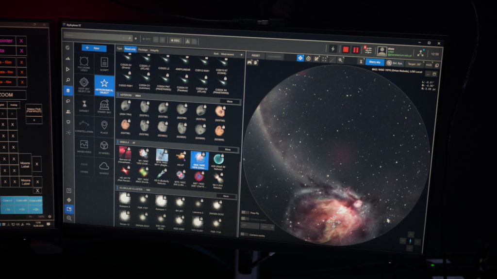 Pulpit operatora planetarium z oprogramowaniem SkyExplorer
